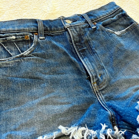 Abercrombie High Rise Mom Shorts in Dark Wash Size 28 - Picture 3 of 5